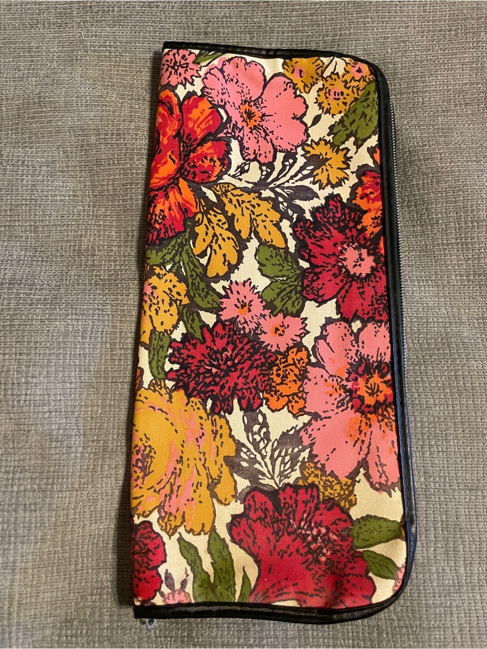 Vintage 1960’s Floral Fabric Zippered Cross Stitch/Knitting/Crochet Case 15”x7”